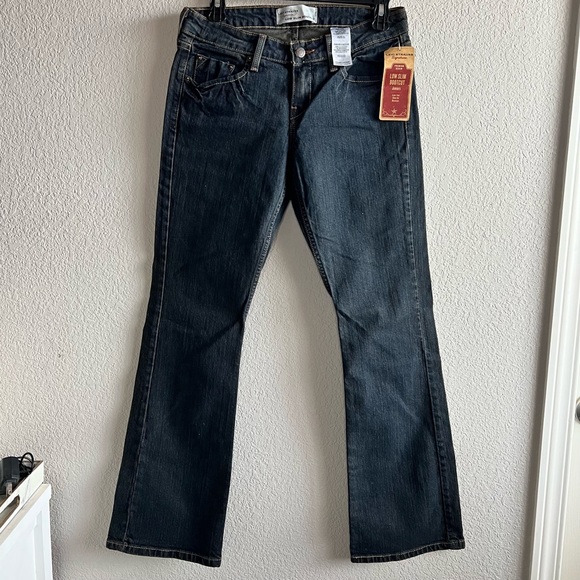 Levis low rise bootcut jean - Picture 1 of 5